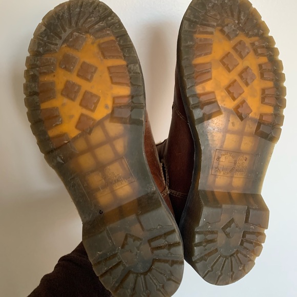 Brown Leather Shearling-Lined Chelsea Boots - Women - Picture 5 of 5